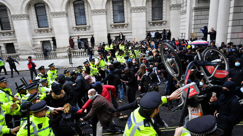 Junk-Justice: British courts to ‘fast-track’ prosecutions for ‘violent’ Black Lives Matter protesters