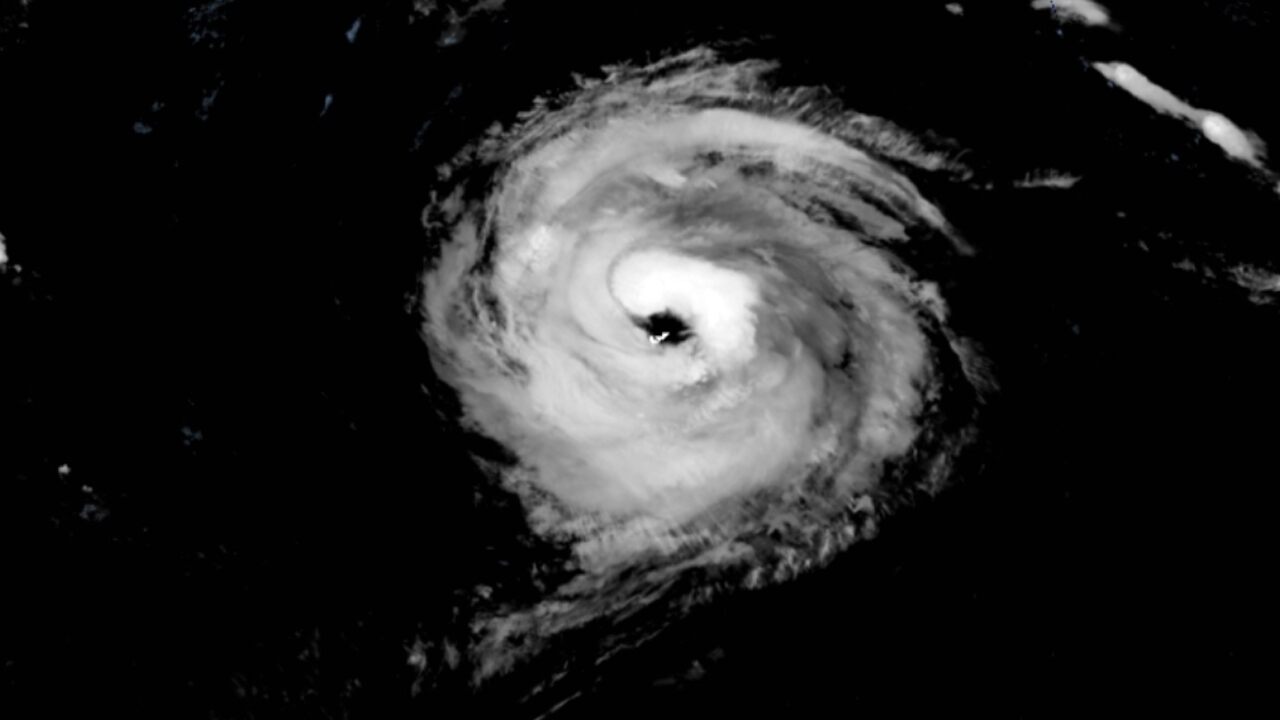 Bermuda entirely in Hurricane Paulette's eye