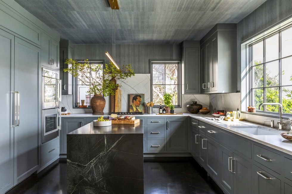 This Florida Kitchen Is Steeped in Moody Blues