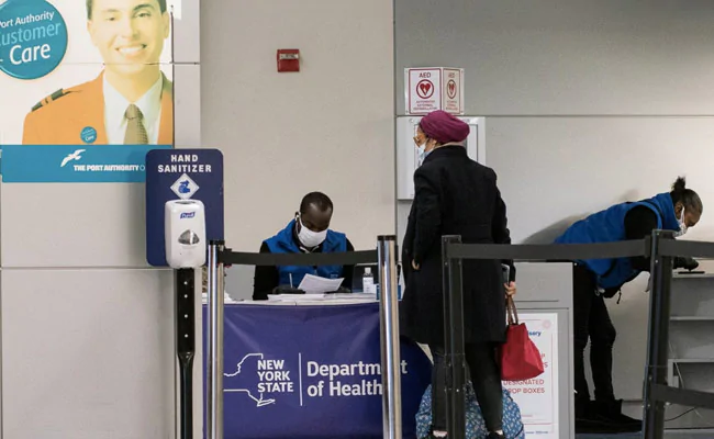 US Says Passengers Arriving From UK Must Test Negative For COVID-19