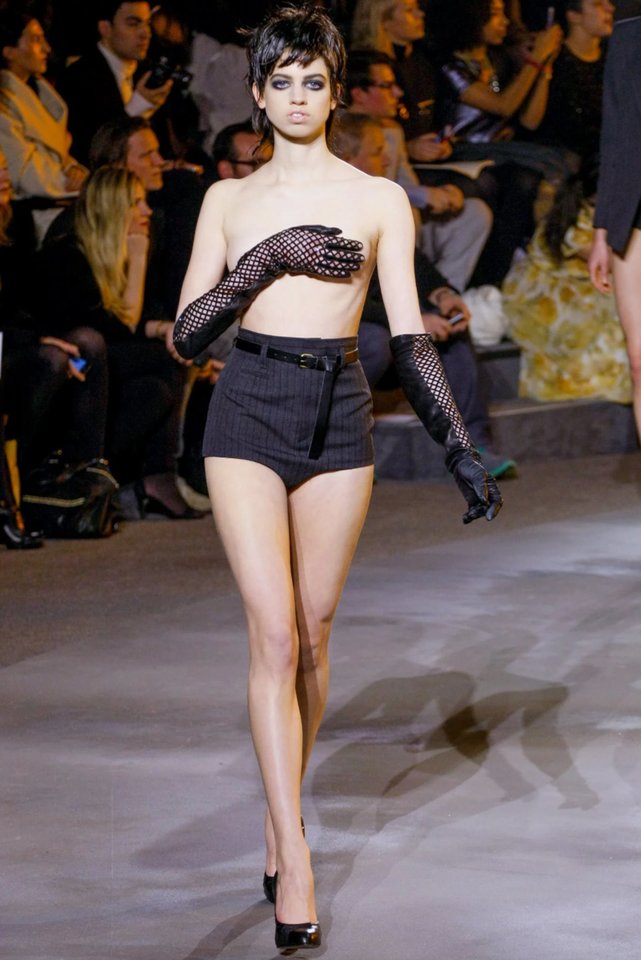 The Most Naked Catwalk Moments from the '90s