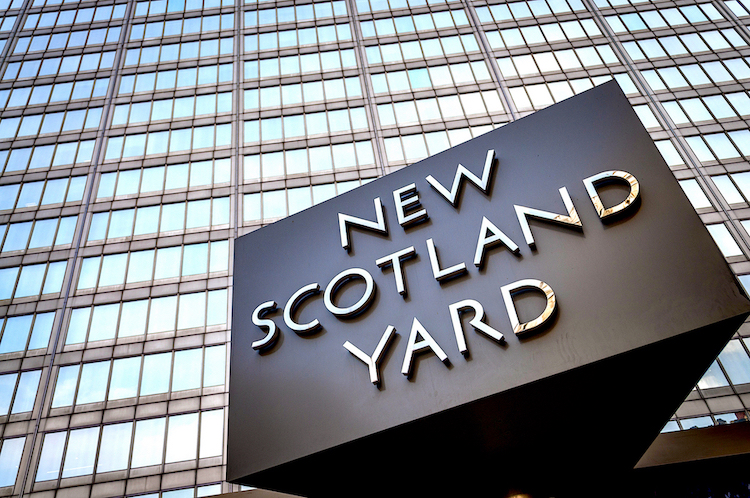UK: Bank-funded police arrest 122 fraudsters