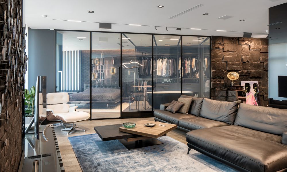 Magnificent Designs That Proudly Embrace Glass Walls Inside And Out