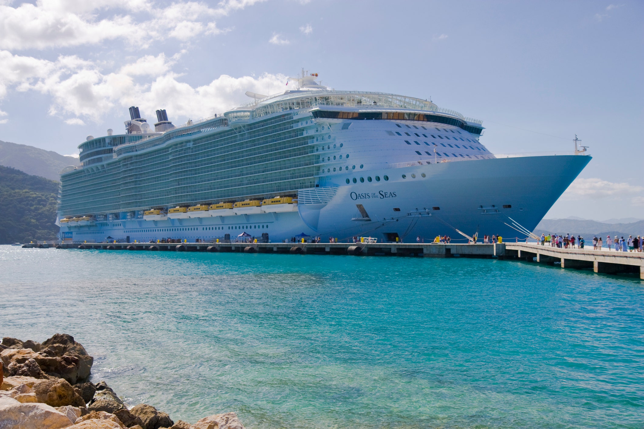 Royal Caribbean expects all passengers to be vaccinated, submits test cruise plan to CDC
