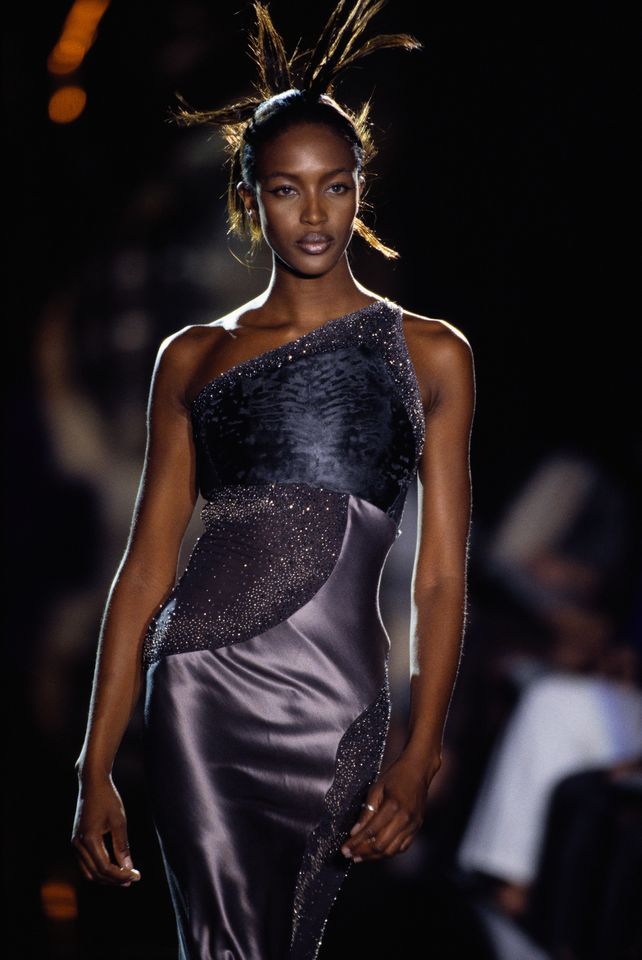 Naomi Campbell’s Most Iconic ‘90s Catwalk Moments - Runway Versace ...