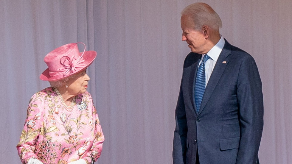 ‘She reminded me of my mother’: Biden praises Queen after Windsor visit, says monarch curious about Putin & Xi
