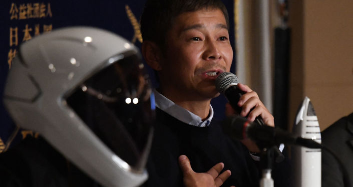 Japanese Billionaire Starts Training for Tourist Space Flight in Russia