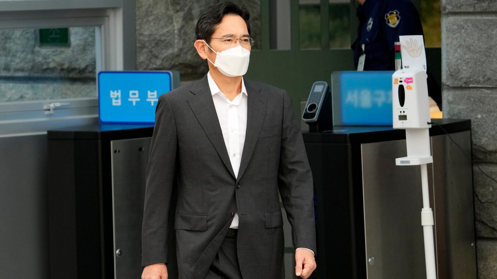 Samsung boss Lee Jae-yong released from jail on parole 'in national interest'