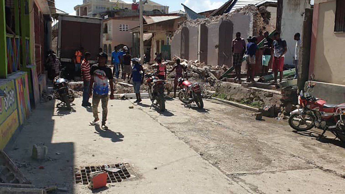 Death toll from Haiti earthquake rises to 304