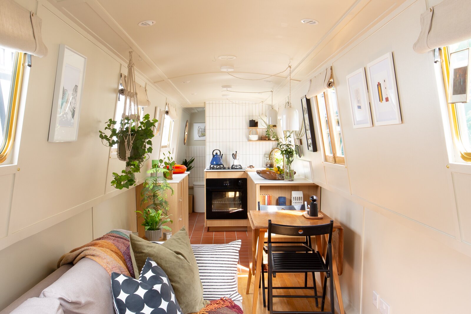 An Adorable Houseboat Named Olive Is Looking for a New Owner in London