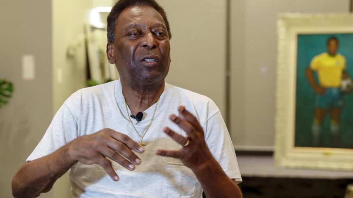 Pelé is still in ICU although he is recovering