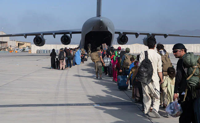 32 More US Citizens, Permanent Residents Leave Afghanistan: White House