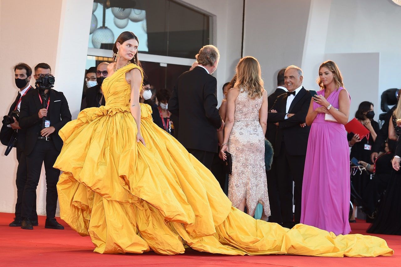 All the Best Fashion From the 2021 Venice Film Festival