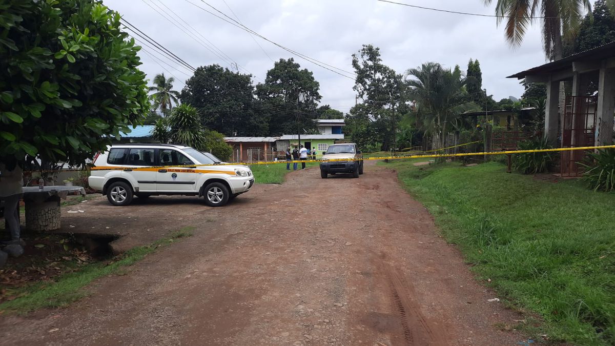 Man attacks three people with machetes in La Chorrera, kills a woman