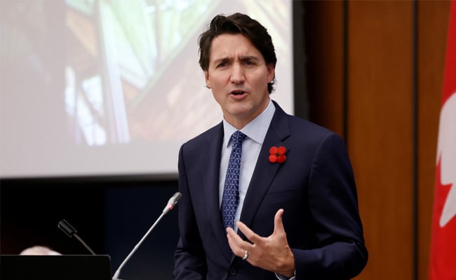 Canada's Justin Trudeau Exploits Rival's Split On Vaccines As Parliament Reconvenes