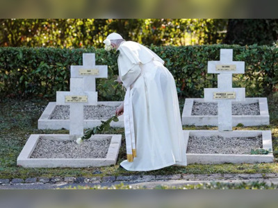 Pope, At Military Cemetery, Tells Arms Manufacturers To "Stop"