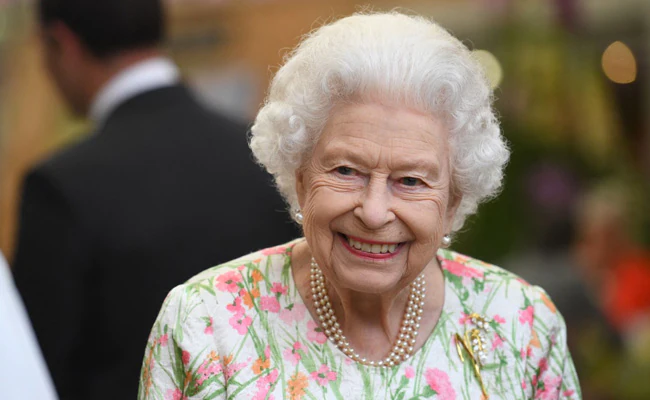 Queen Elizabeth To Make First Public Appearance Since Hospital Stay