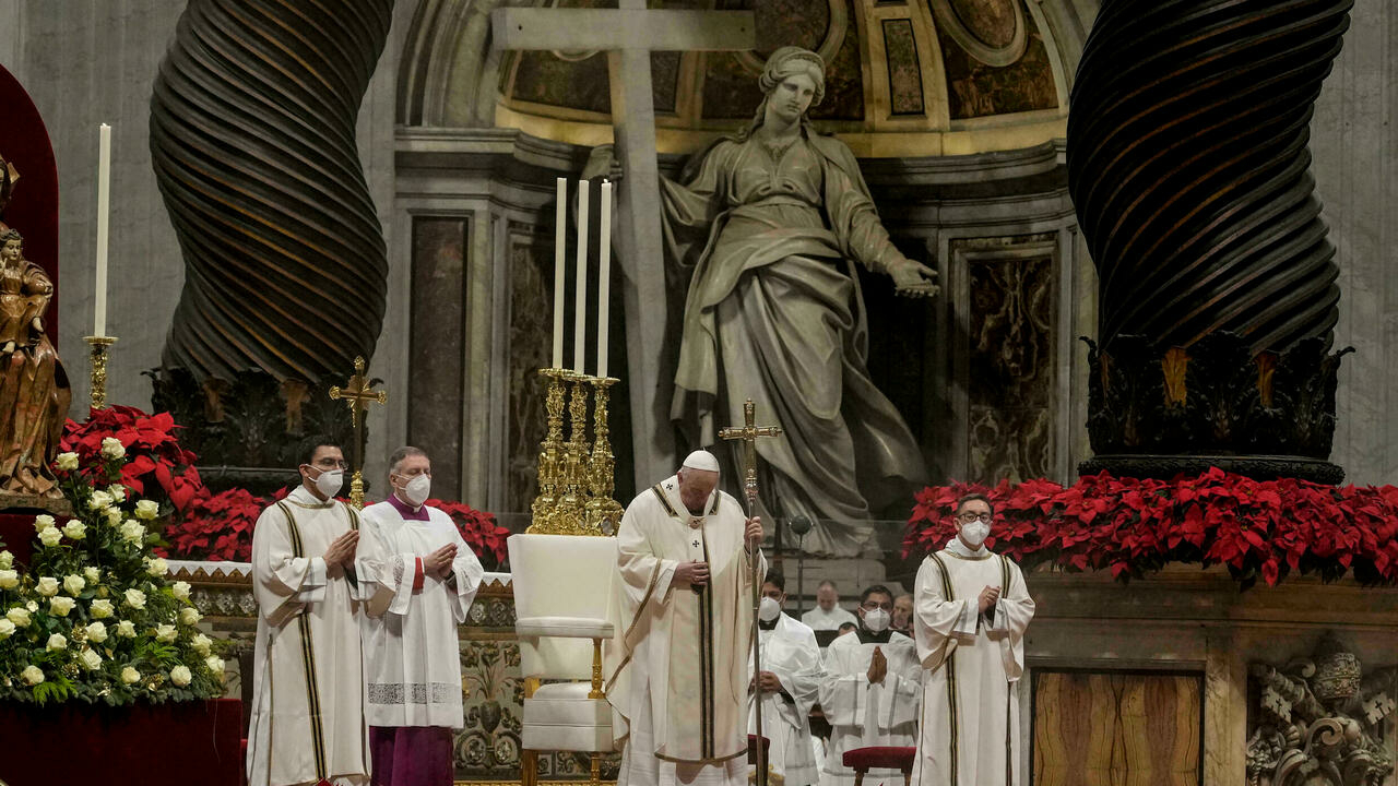 On Xmas day, Pope's prayers focus on pandemic, conflicts