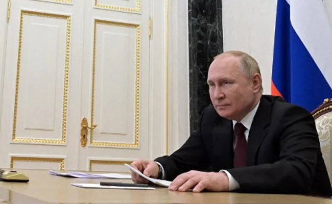 Putin Says Ukraine Peace Agreement "Does Not Exist" Anymore