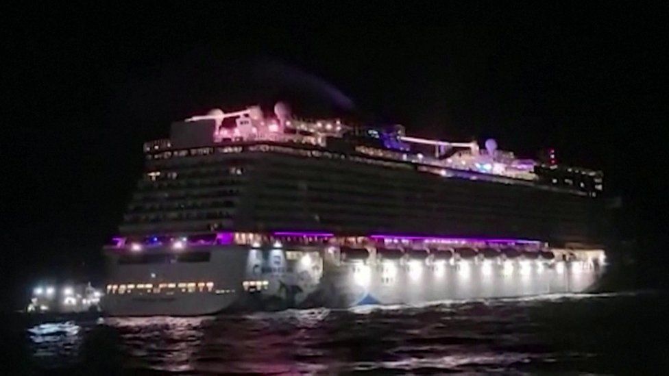 Grounded cruise ship carrying thousands refloated