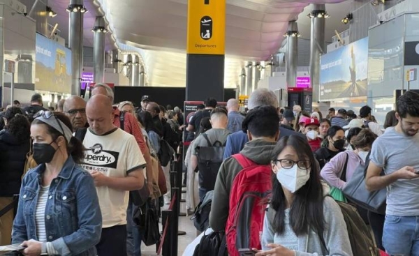 London’s Heathrow airport apologizes for travel disruptions