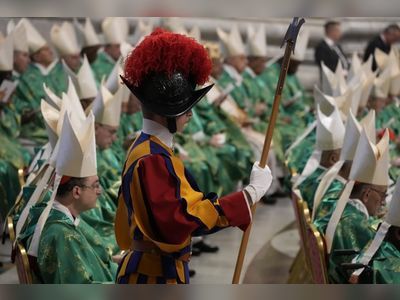 Pope meets with cardinals on future direction of church