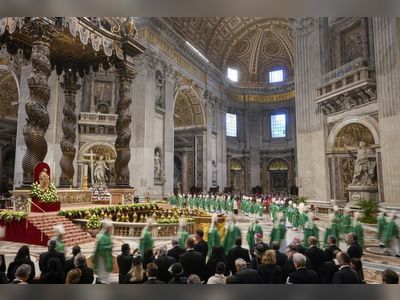Pope meets with cardinals on future direction of church