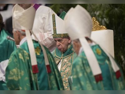 Pope meets with cardinals on future direction of church