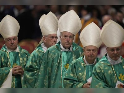 Pope meets with cardinals on future direction of church