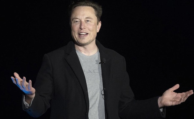 Elon Musk Announces "Content Moderation Council" For Twitter