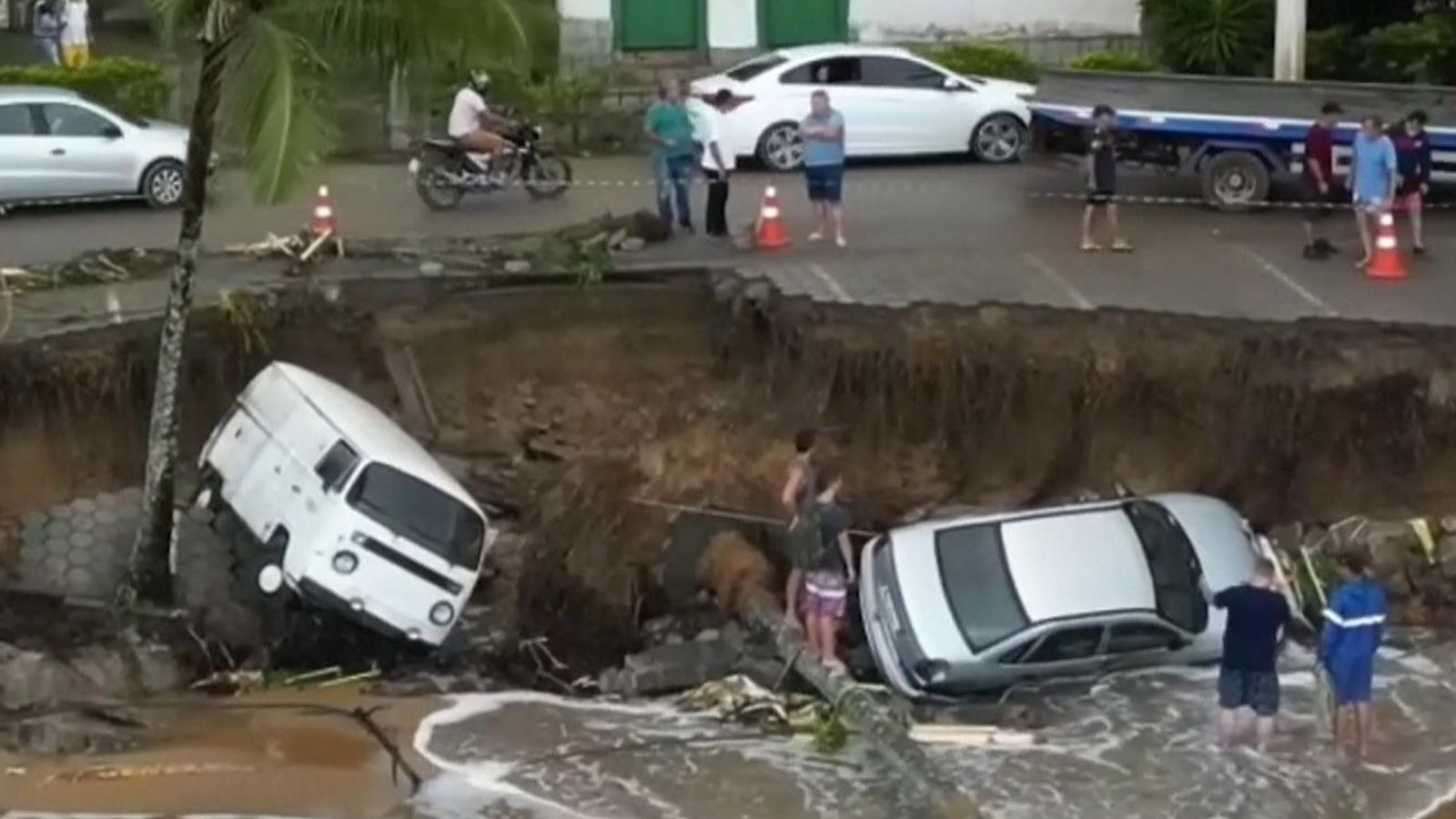 Brazil: 36 people killed as heavy rain causes flooding and landslides in Sao Paulo state