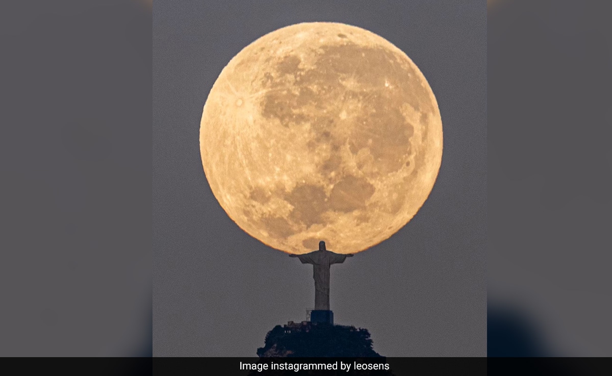 Leonardo Sens' Stunning Moon-Holding Christ the Redeemer Statue Goes Viral